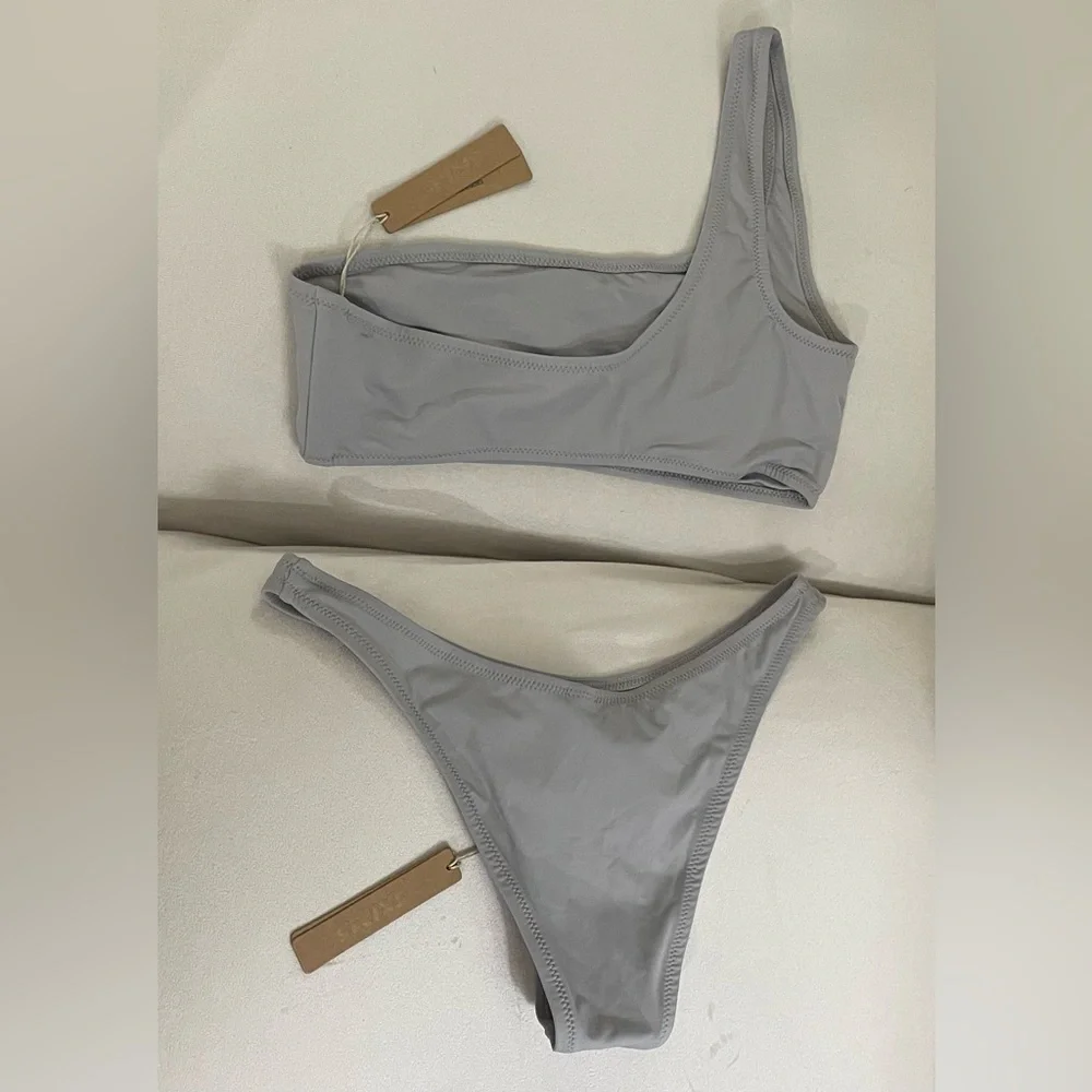 Skims SET NWT One-Shoulder Gray Chrome Bikini Set Size S